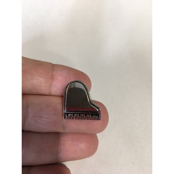 Silver‎ Colored Piano Lapel Hat Pin - Picture 2 of 6